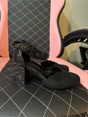 Black Glitter Block Heel Mary Jane Pumps
